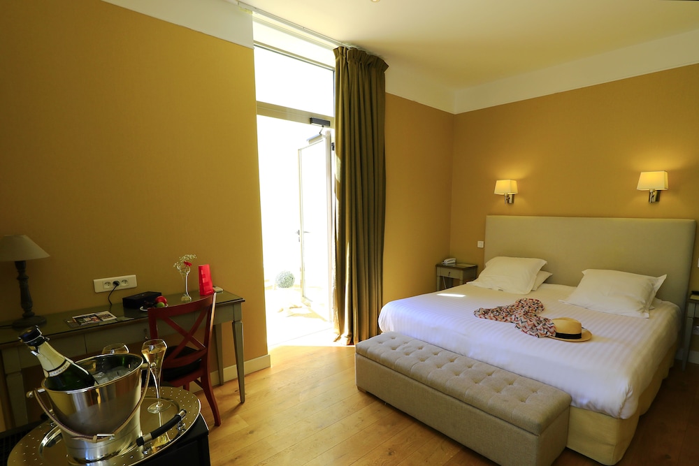 Hotel Le Renoir 12/36