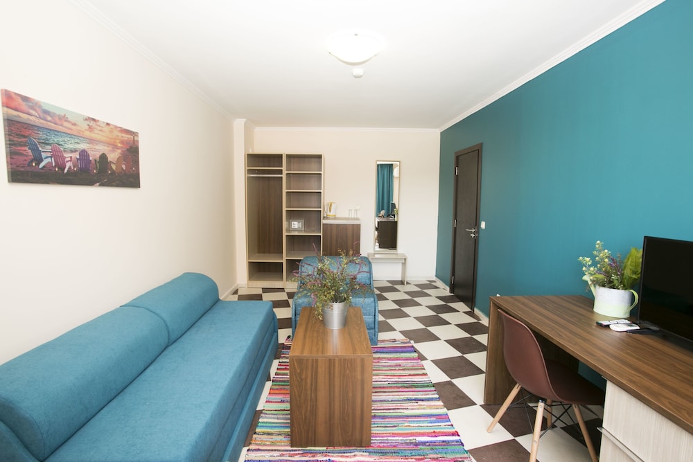 Hacienda Beach Resort 40/70