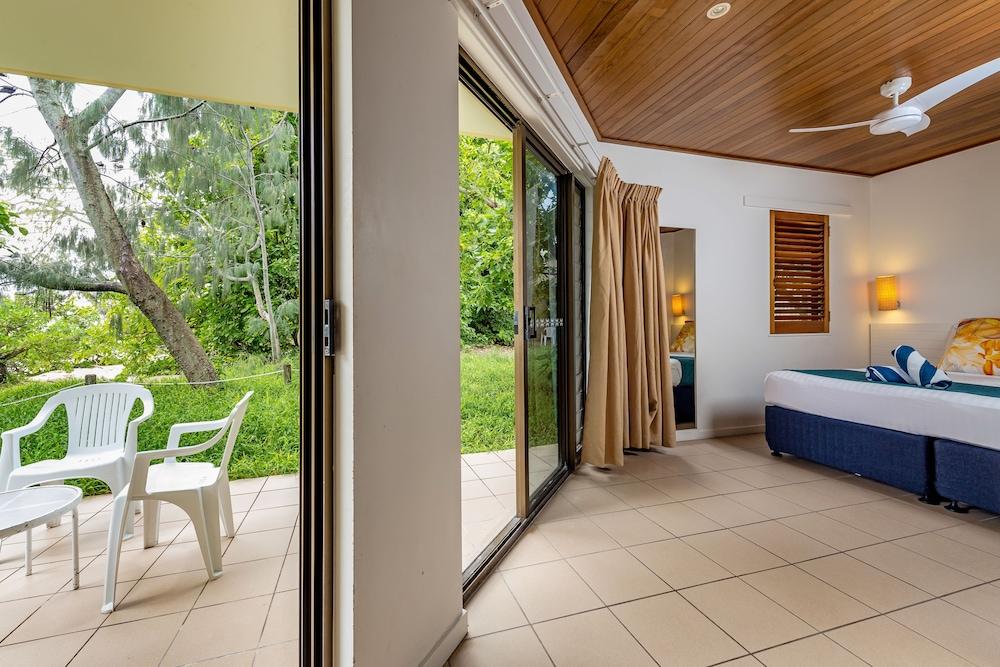 Room, Beach Side