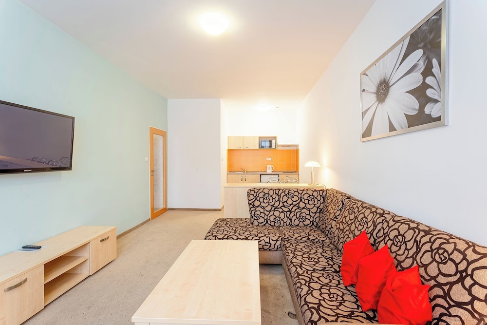 Hotel Behounek 59/77