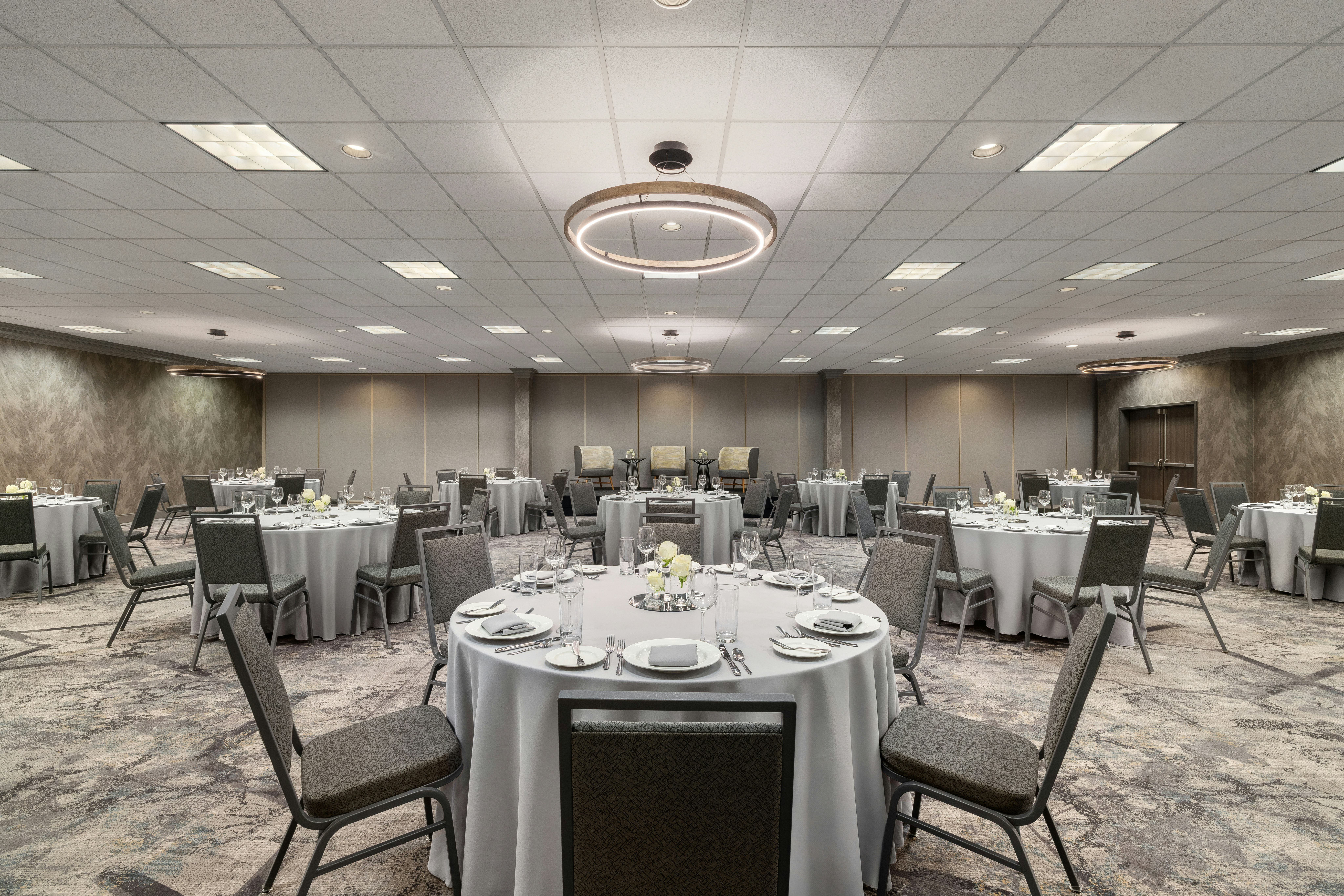 Holiday Inn Hotel And Suites Overland Park West 60/78