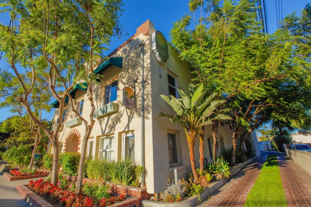 Santa Paula Inn 1/56