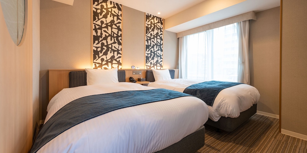 ROOM, TWIN BEDS, CITY VIEW