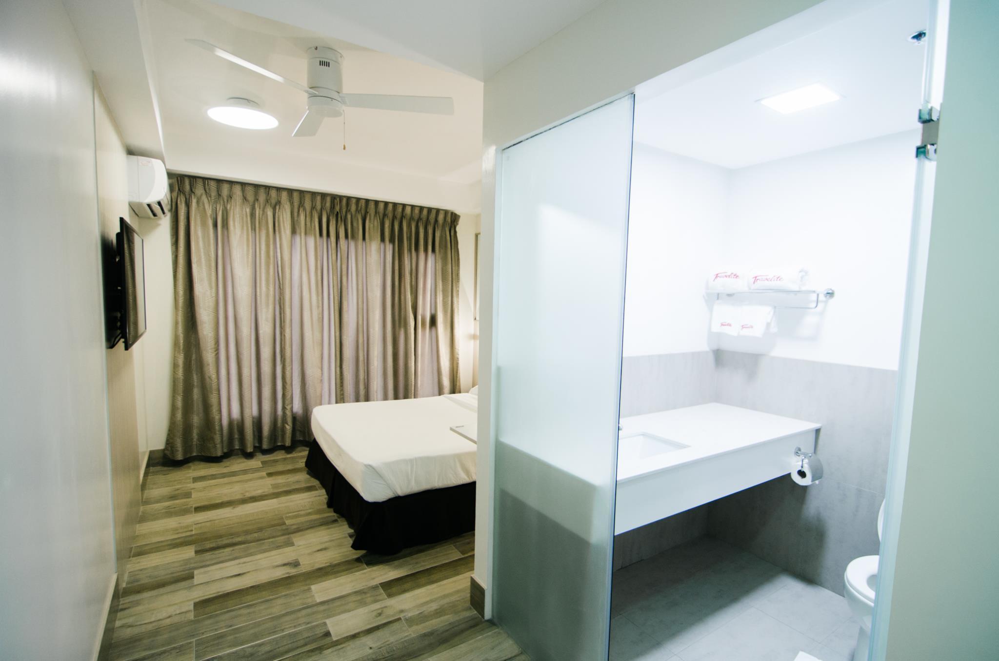 Travelite Express Hotel 30/33