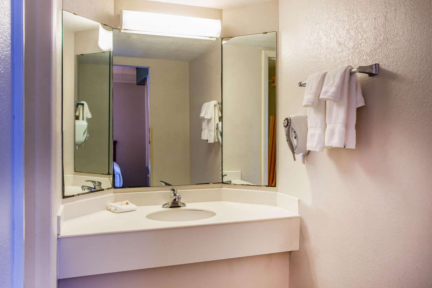 La Quinta Inn Norfolk Virginia Beach 25/26
