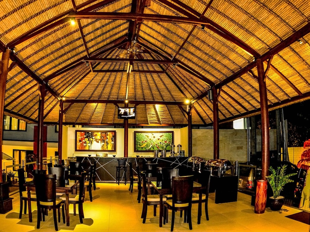 Ozz Hotel Kuta Bali 33/42