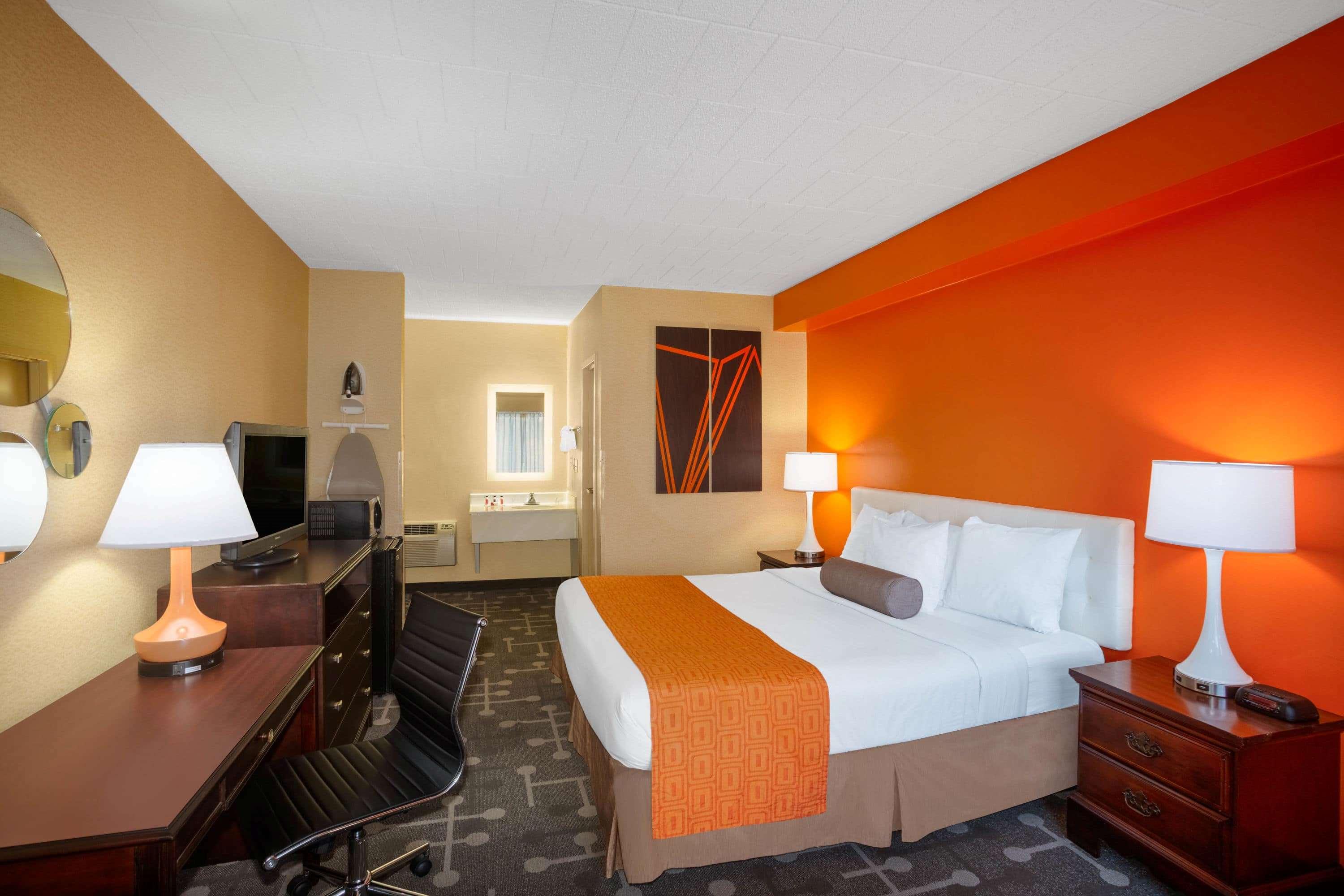 Howard Johnson Inn College Park 4/10