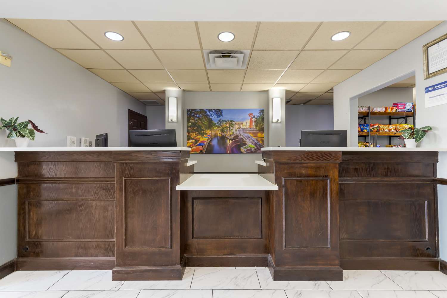 Best Western Medical Center North Inn and Suites Near Six Flags 2/37