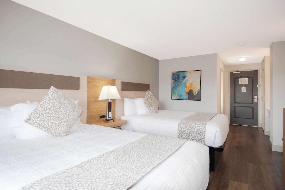 Coast, 2 Queen Beds