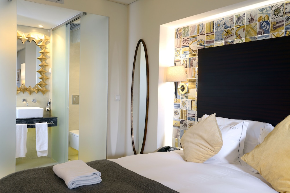 Dalma Old Town Suites 11/72