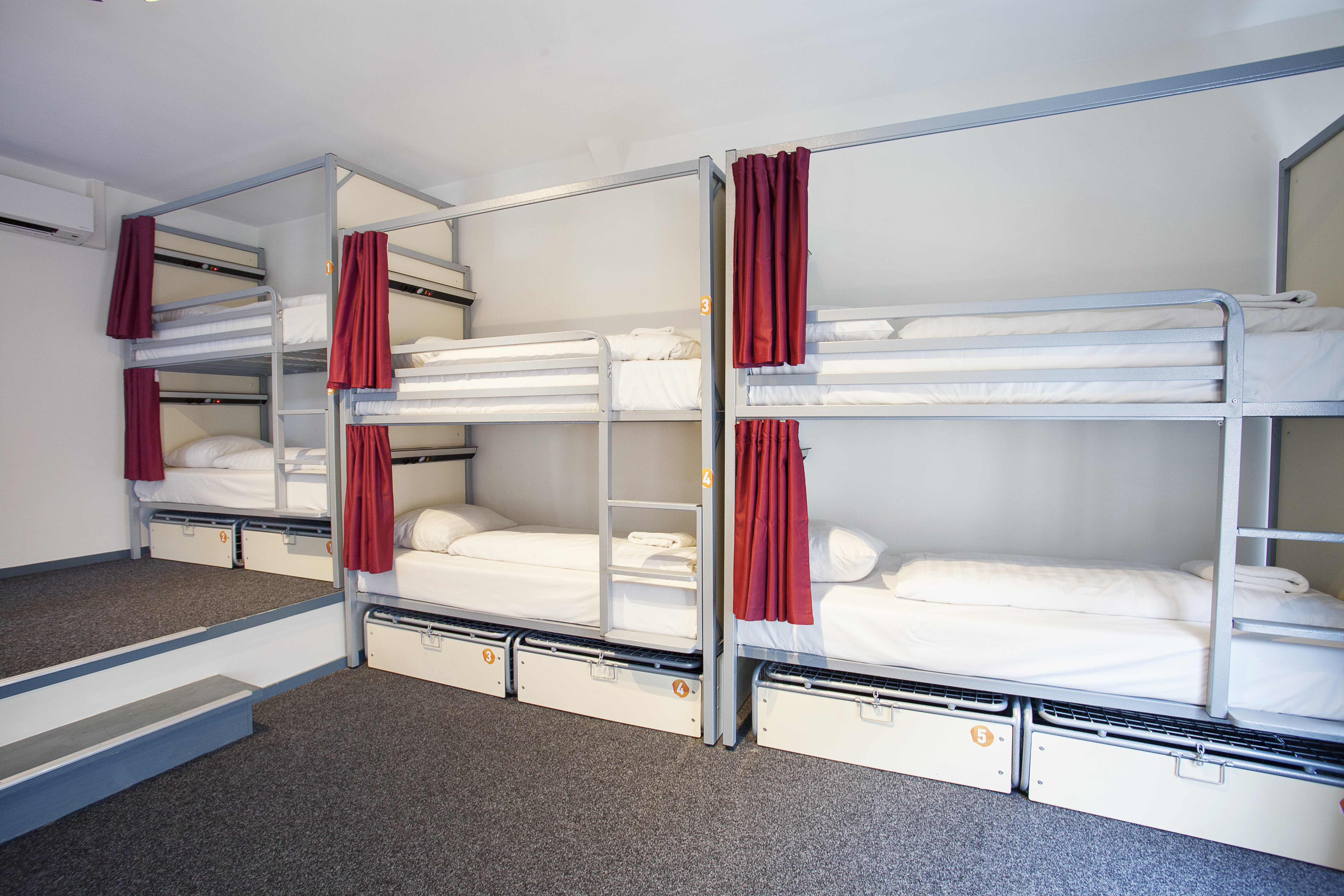 Mixed Dorm, 10 People, Private Bathroom