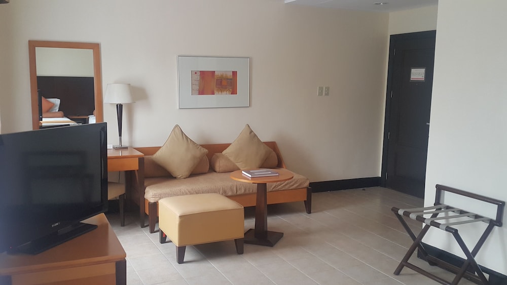 PonteFino Hotel & Residences 35/55