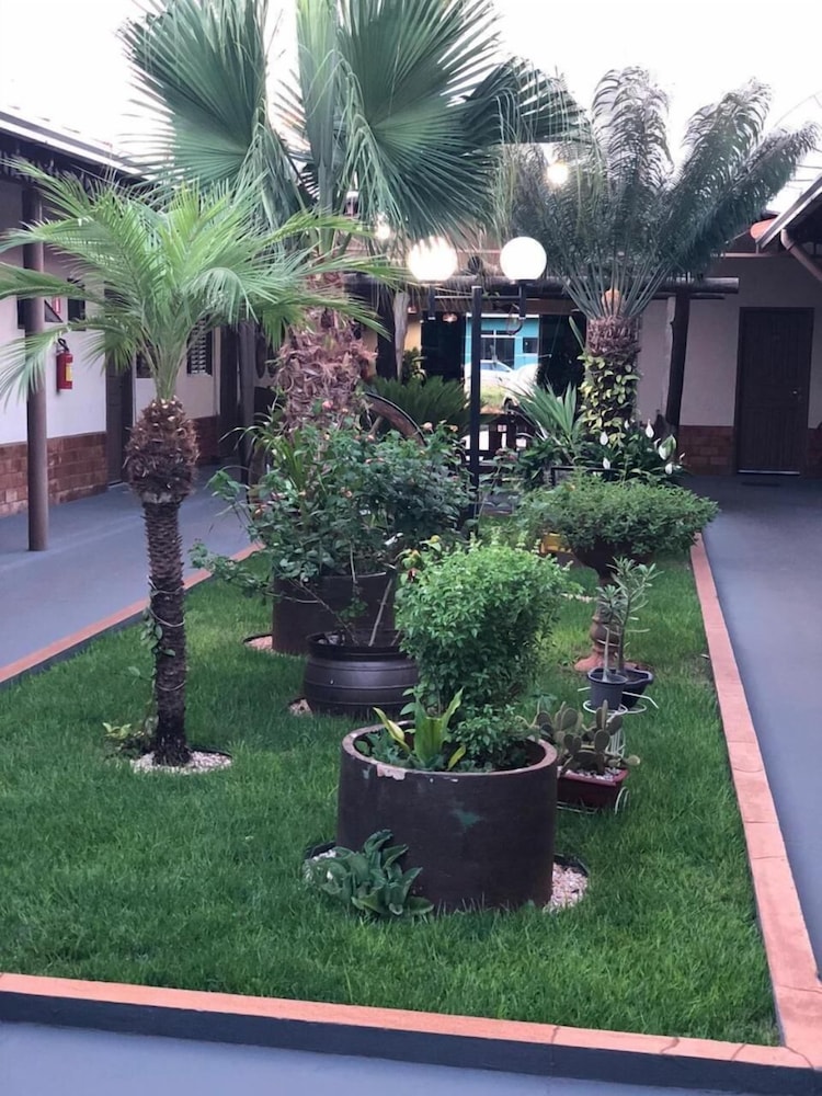Estancia Hotel 7/57