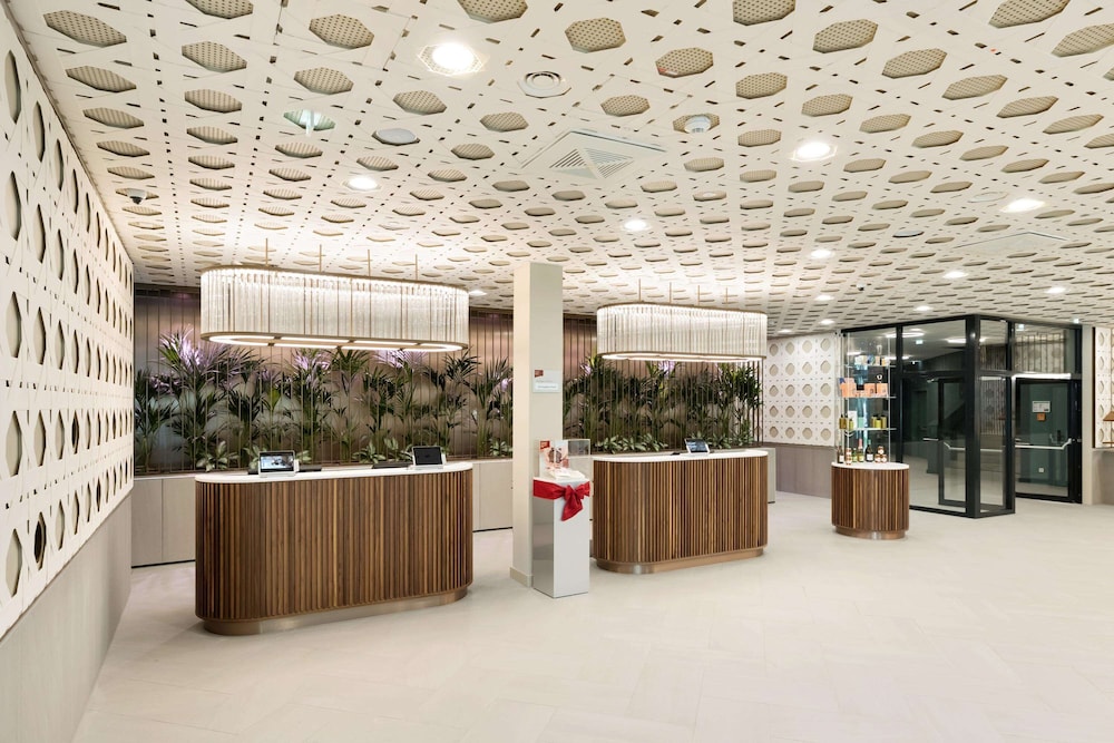 Lobby at DoubleTree by Hilton Vienna Bosei, VIENNA