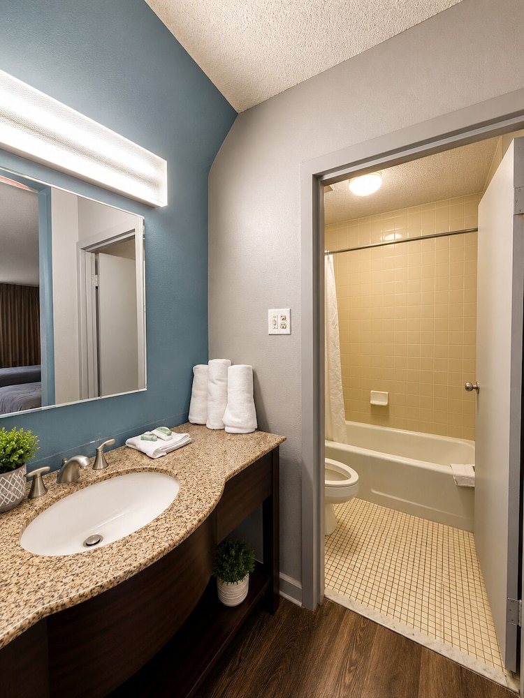 Hotel Cartersville, GA 45/50