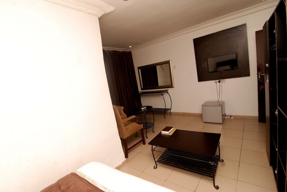 Silverland Hotel And Suites 16/36
