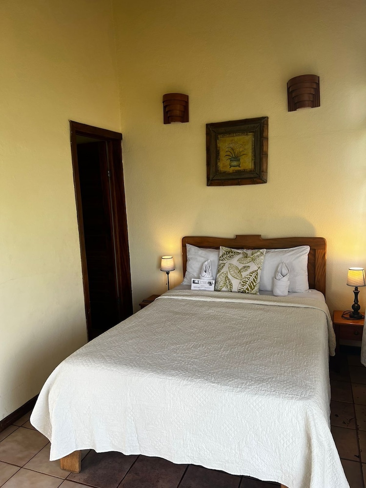 غرفة رومانسية بسريرين مزدوجين بإطلالة على البحر بشرفة، Hotel La Colina 6/7