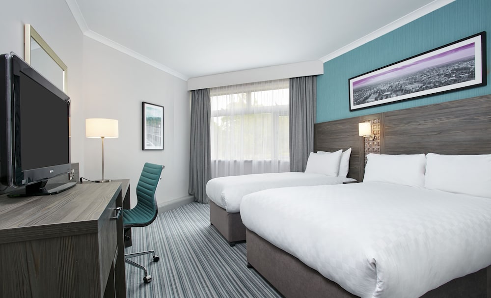 SUPERIOR, 1 DOUBLE AND 1 SINGLE BED