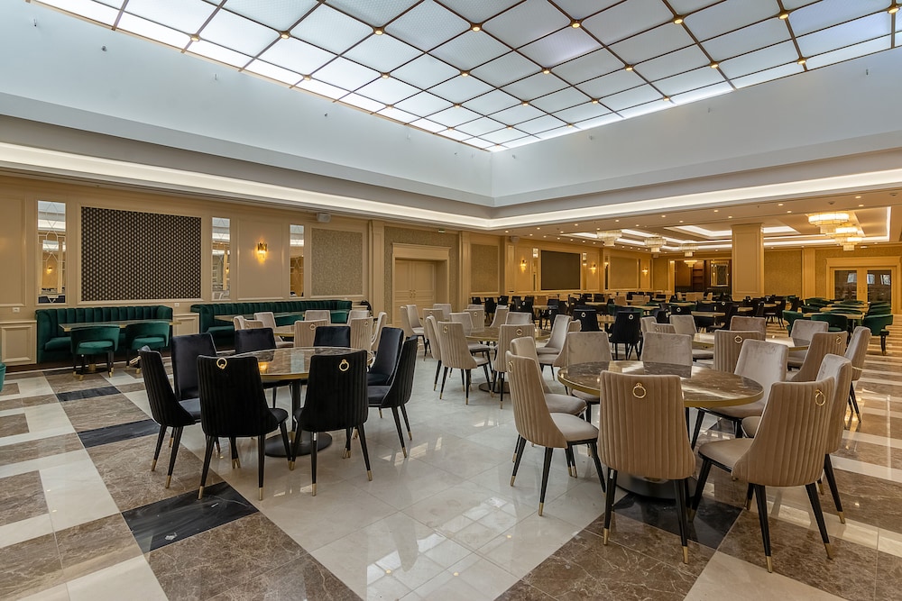 restaurant cafeteria