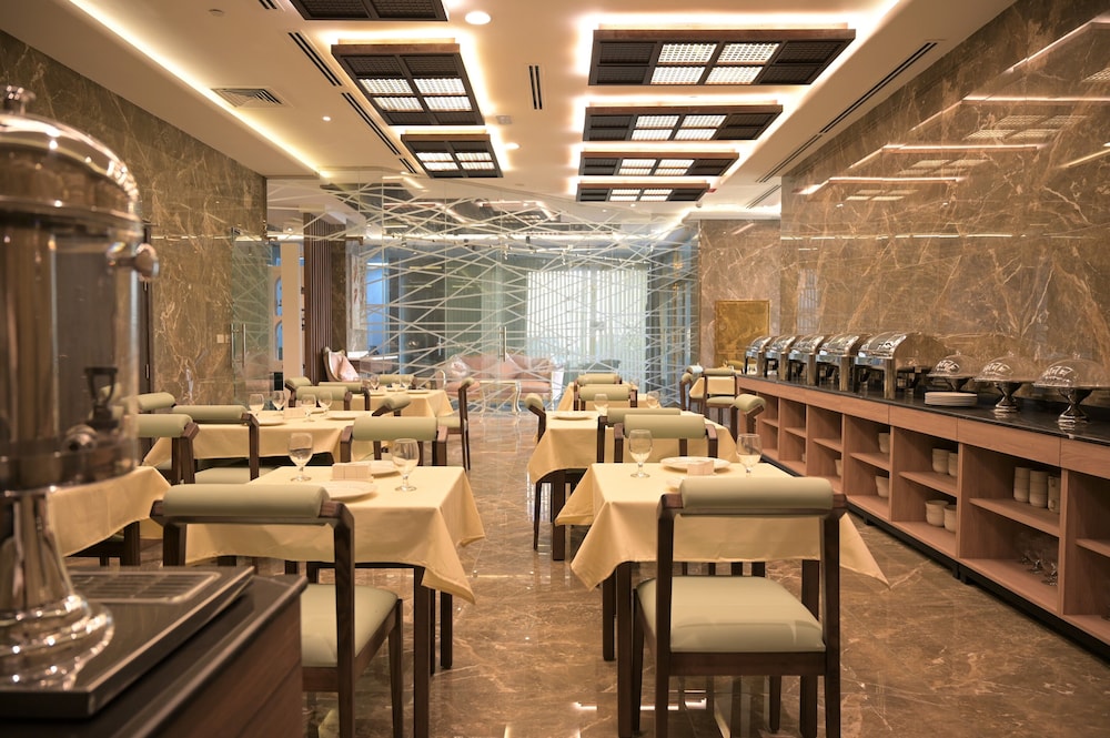 Garden City Hotel 16/20