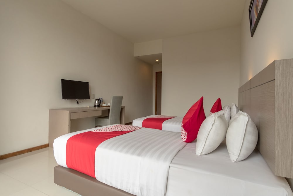 Oyo 319 Putra Mulia Hotel 13/32