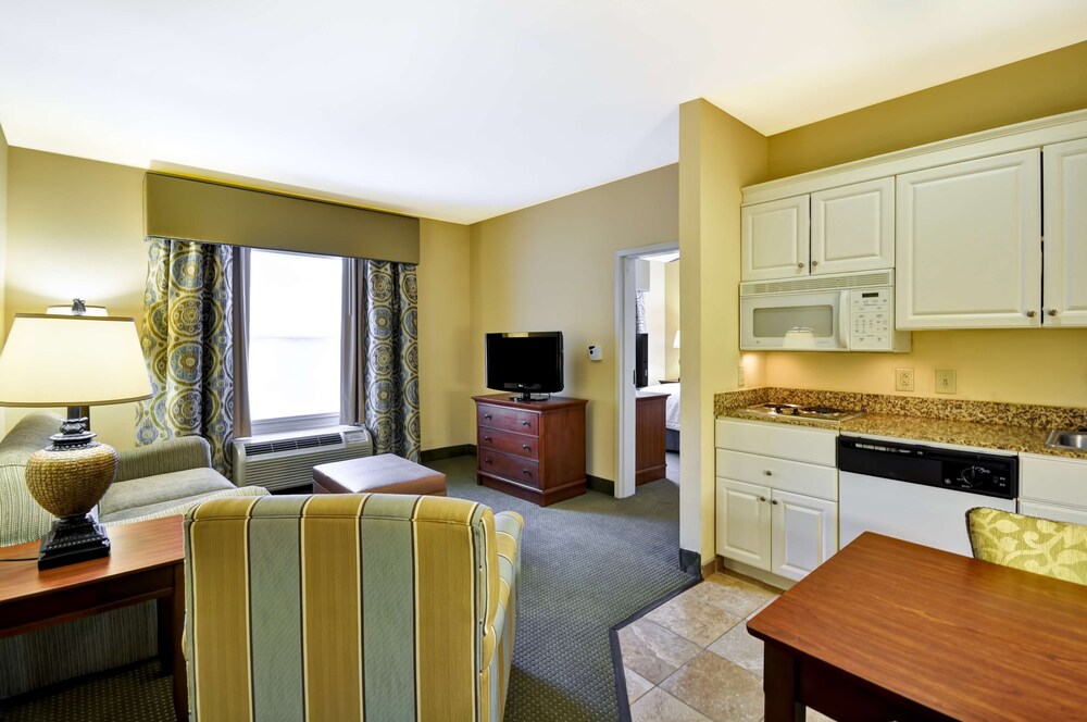 Hampton Inn Suites Charleston 35/48
