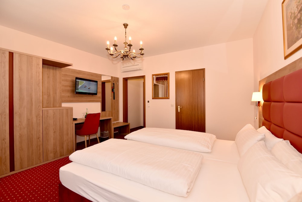 Hotel Romerhof 17/50