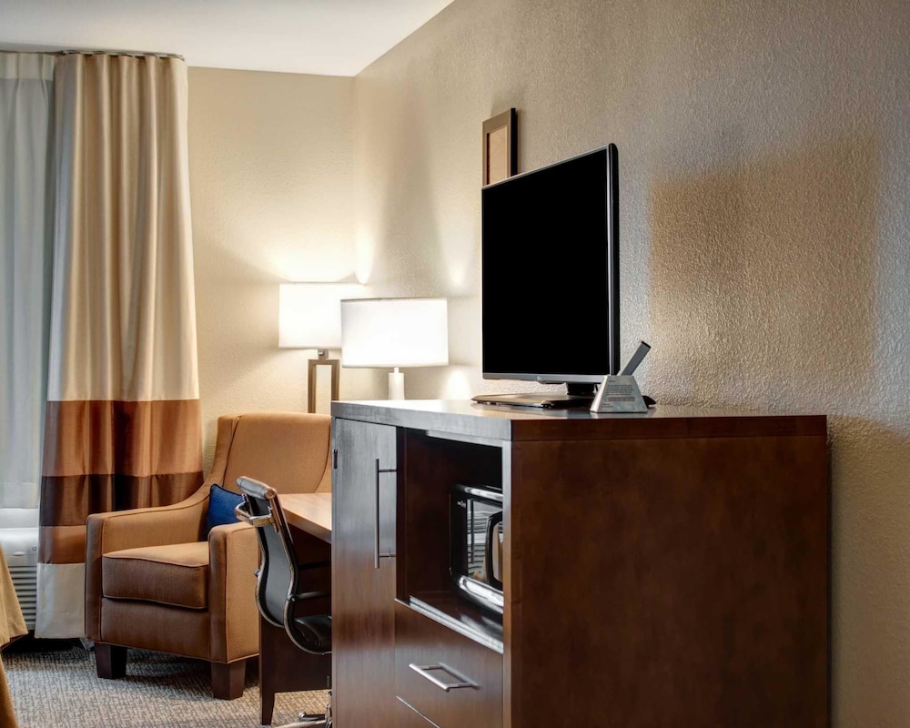 Comfort Inn & Suites Caldwell 45/54
