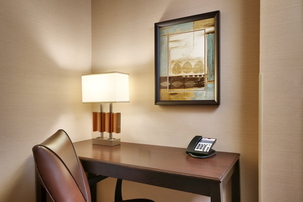 Holiday Inn Express Hotel And Suites Butte 18/46