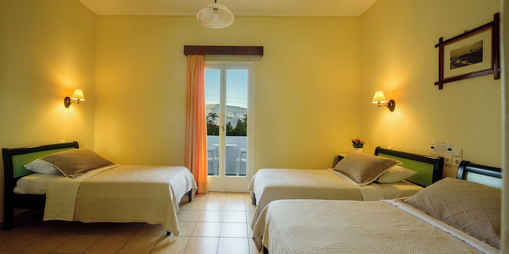 Karidis Hotel 18/48
