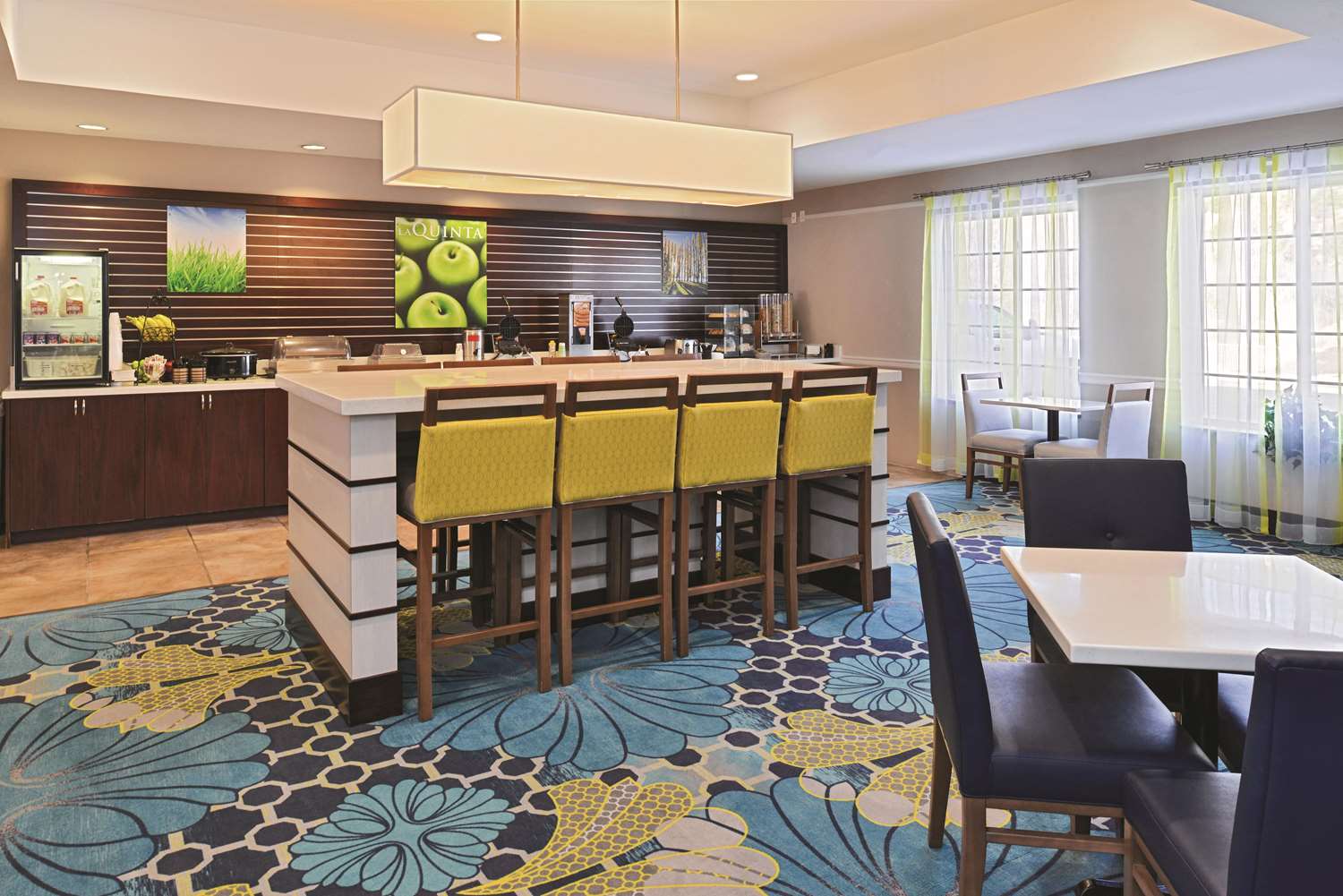 La Quinta Inn & Suites by Wyndham Ruidoso Downs 46/55