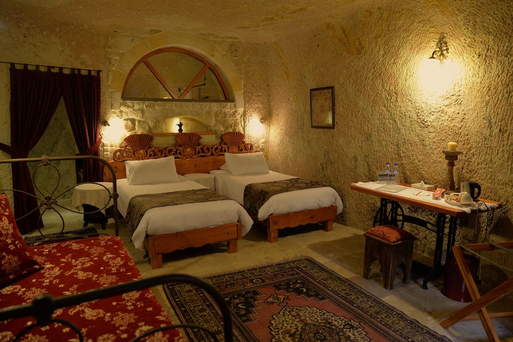 Canyon Cave Hotel 43/69
