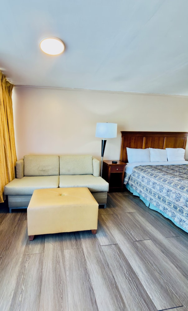 Motel 6 Williamston, NC - Highway 17 43/61