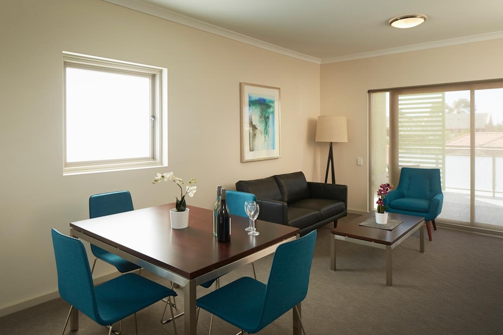 Baileys Serviced Apartments 53/76