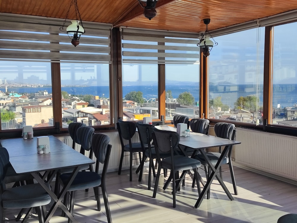 Grand Liza Hotel 32/49
