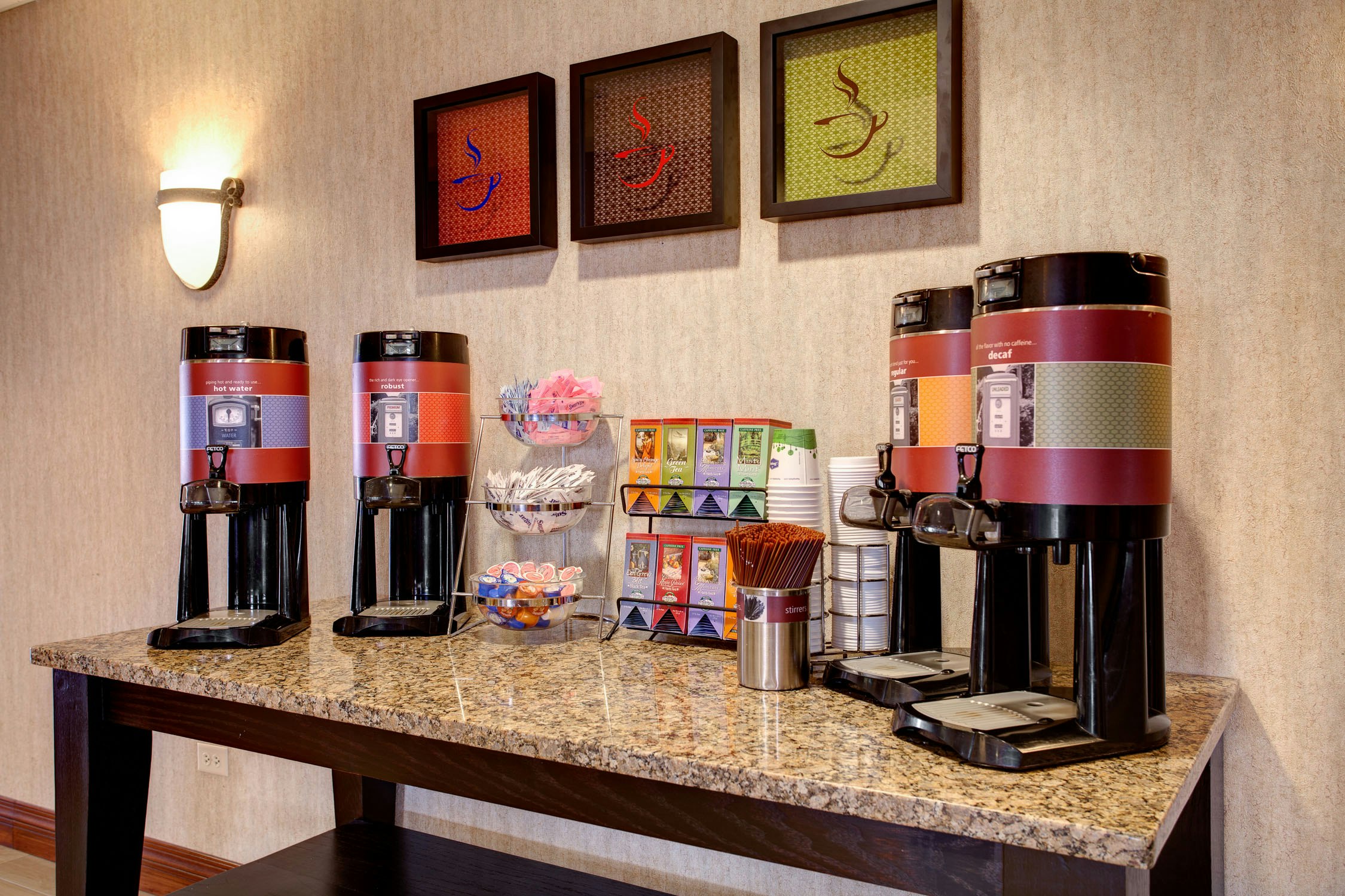 Hampton Inn Suites Addison 24/58