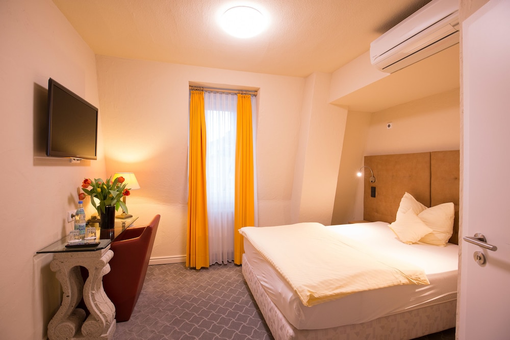 HOTEL HEIDELBERGER HOF 23/65