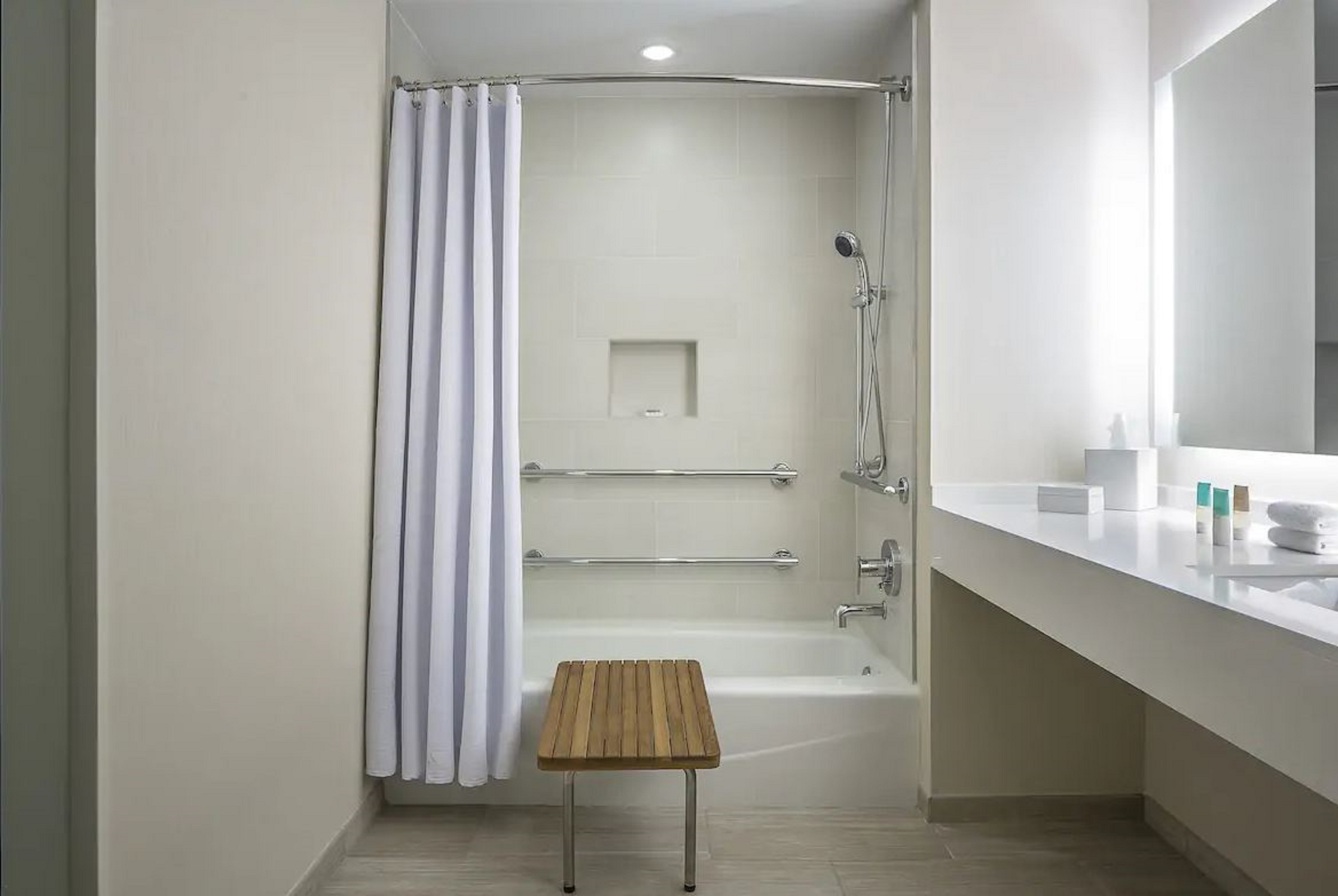 غرفة ديلوكس بسرير مزدوج، Hyatt Centric Midtown Atlanta 2/3