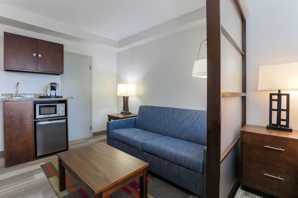 Holiday Inn Express & Suites Downtown Fort Worth 36/55