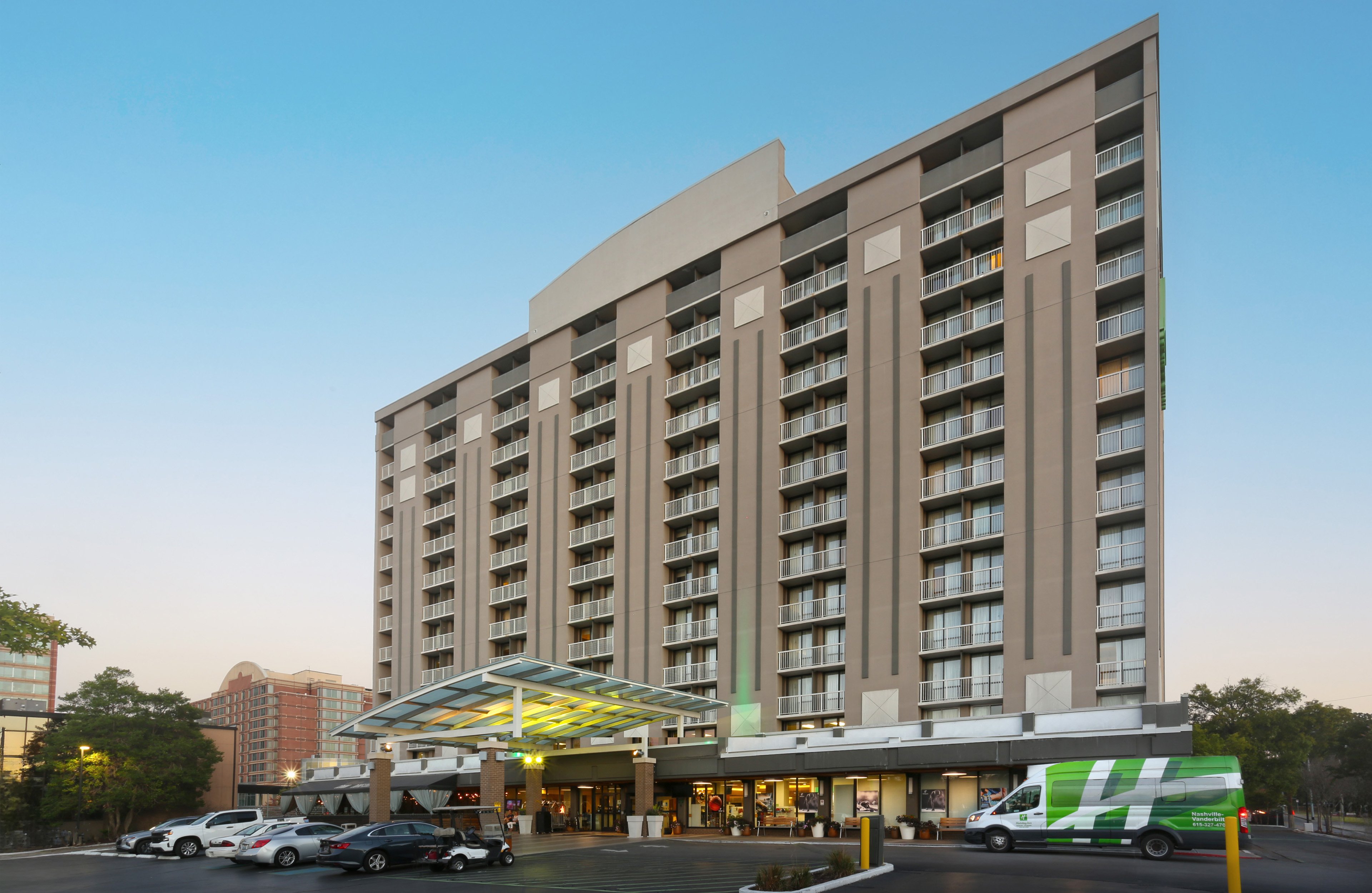 Holiday Inn Nashville-Vanderbilt (Dwtn) 7/82