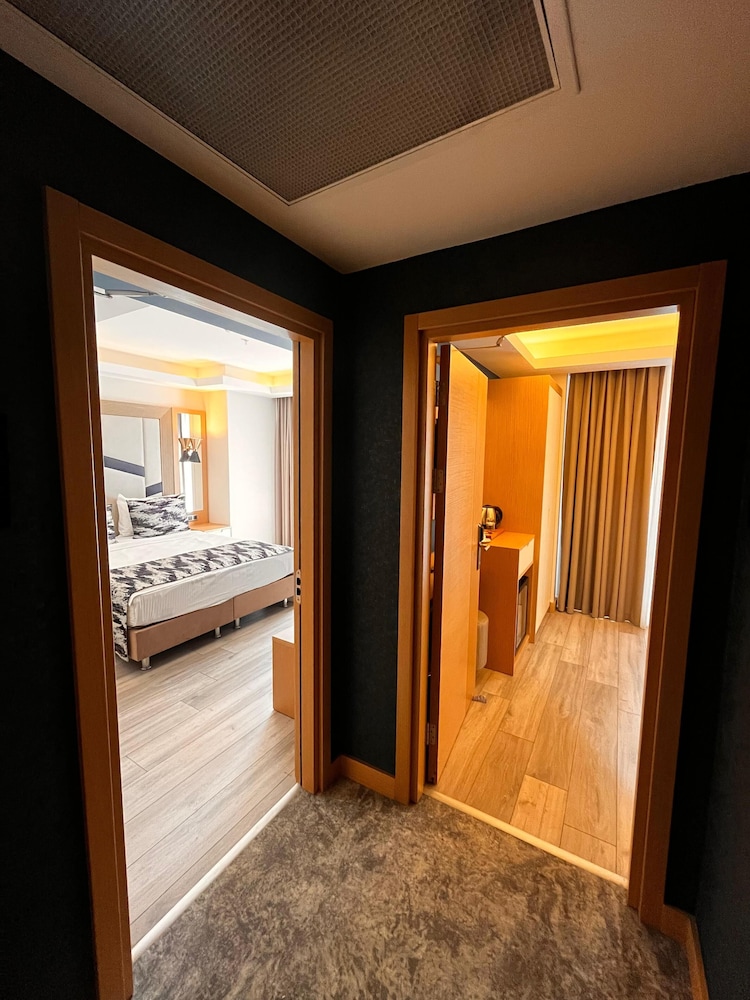 Downtown Sirkeci Hotel 36/61