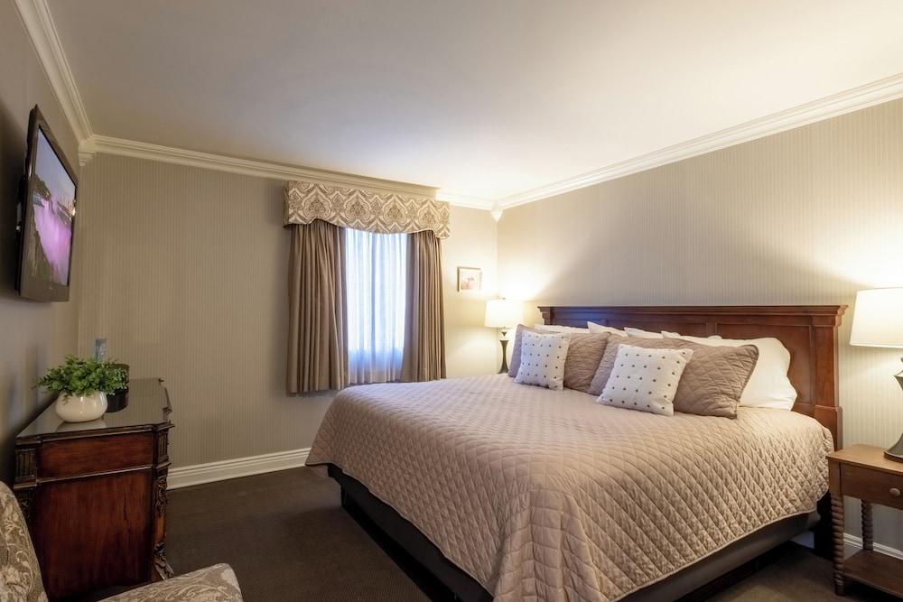 Mayfair, King Bed