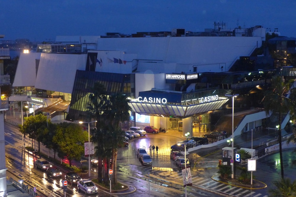 Hotel Splendid Cannes 1/45
