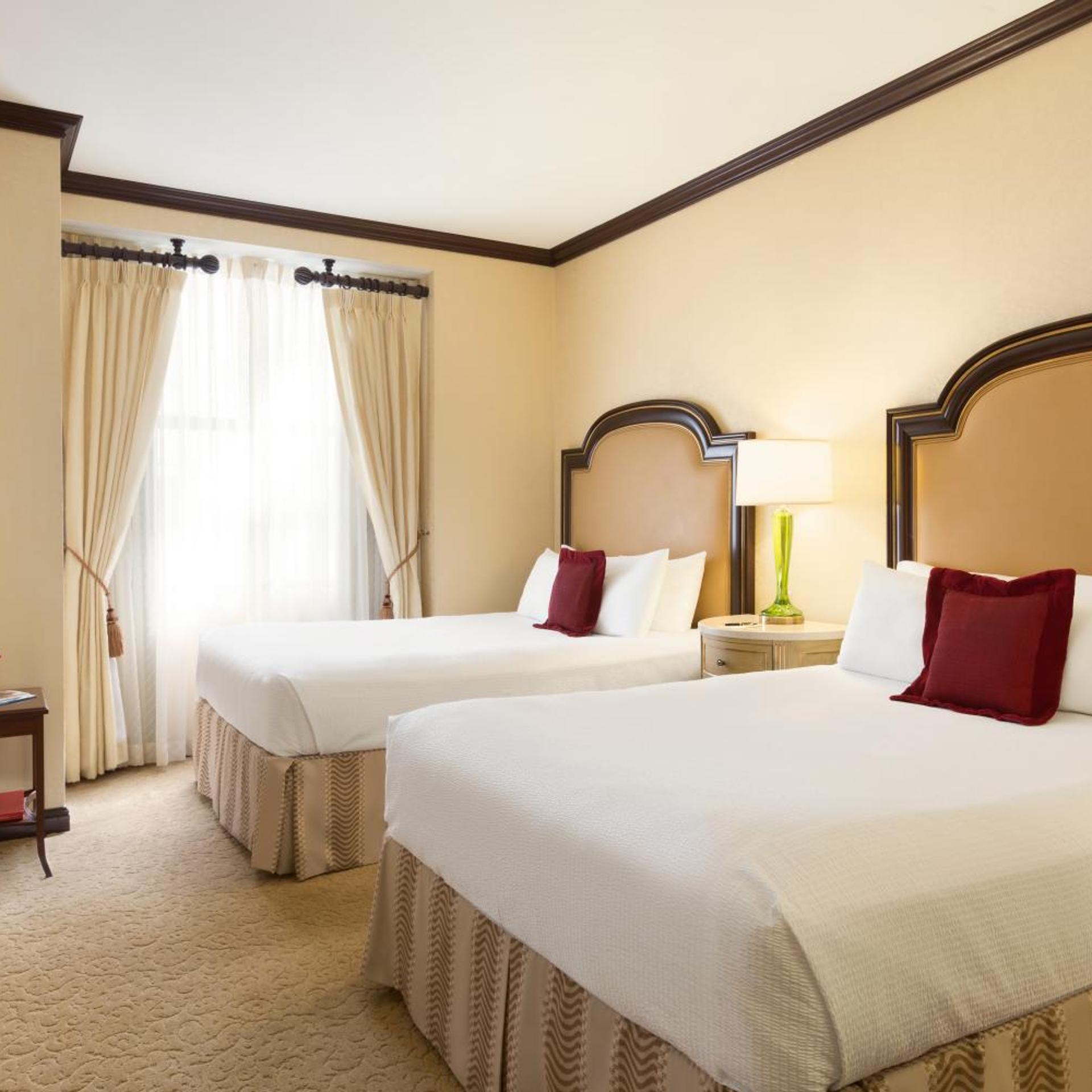 Deluxe, Queen Bed