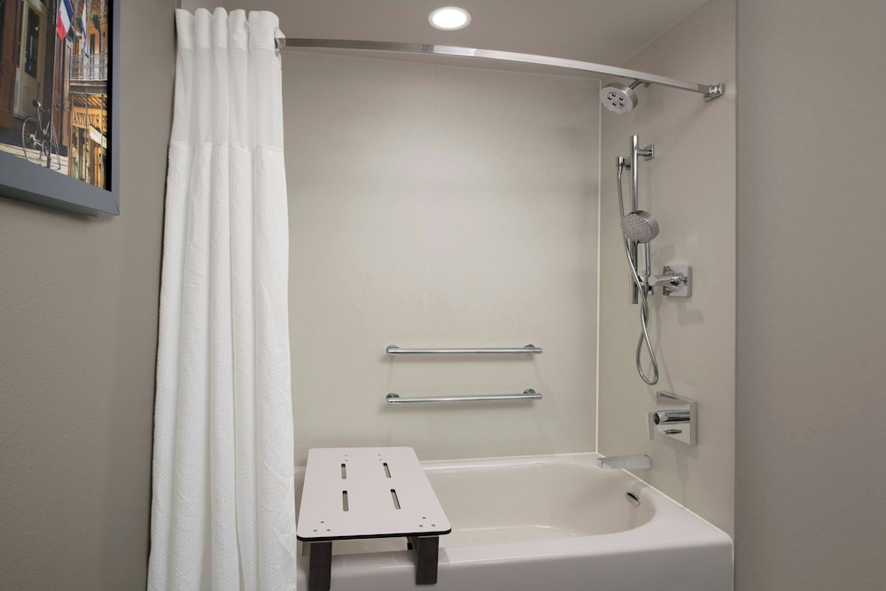 Courtyard By Marriott New Orleans Metairie 43/47