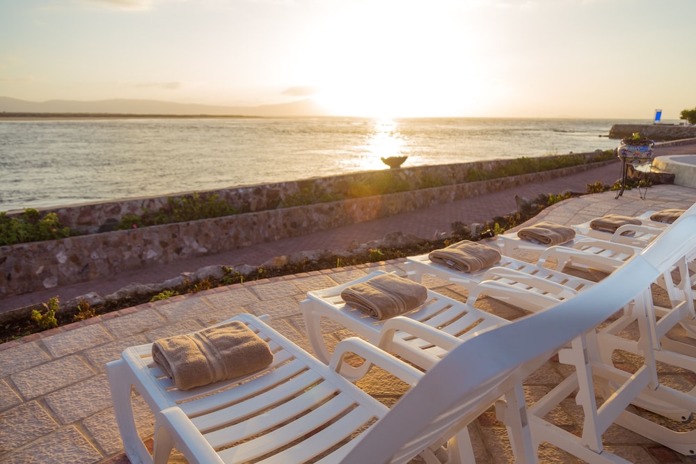 Estero Beach Hotel & Resort 54/70