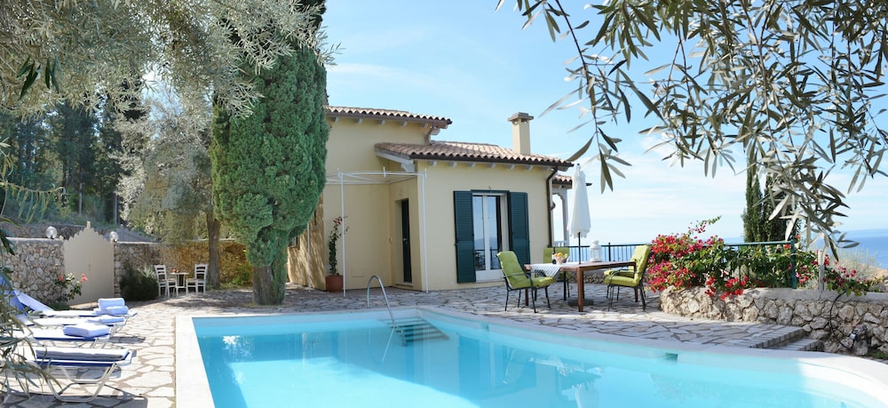 Nature Villas 32/44
