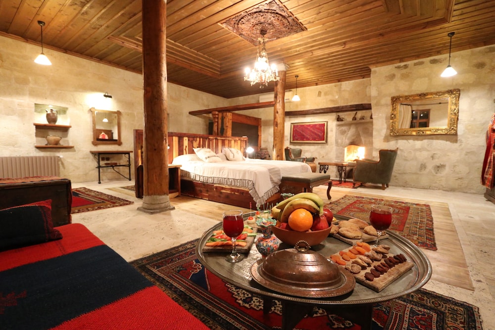 Sultan Cave Suites 68/77