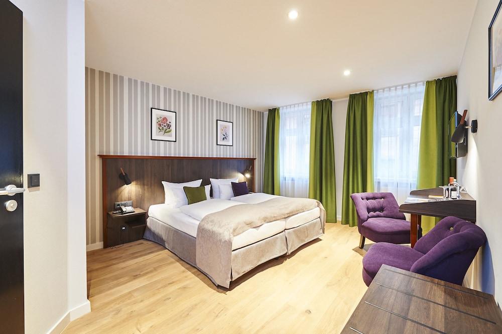 Hotel Hauser 14/50