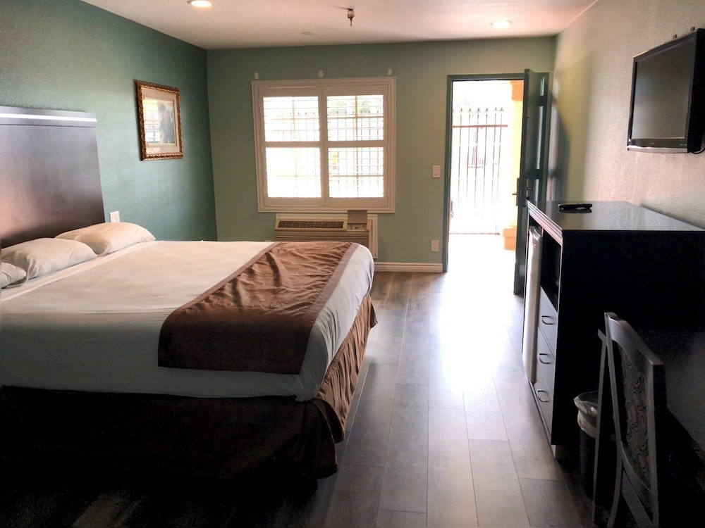 Calimesa Inn Motel 27/46